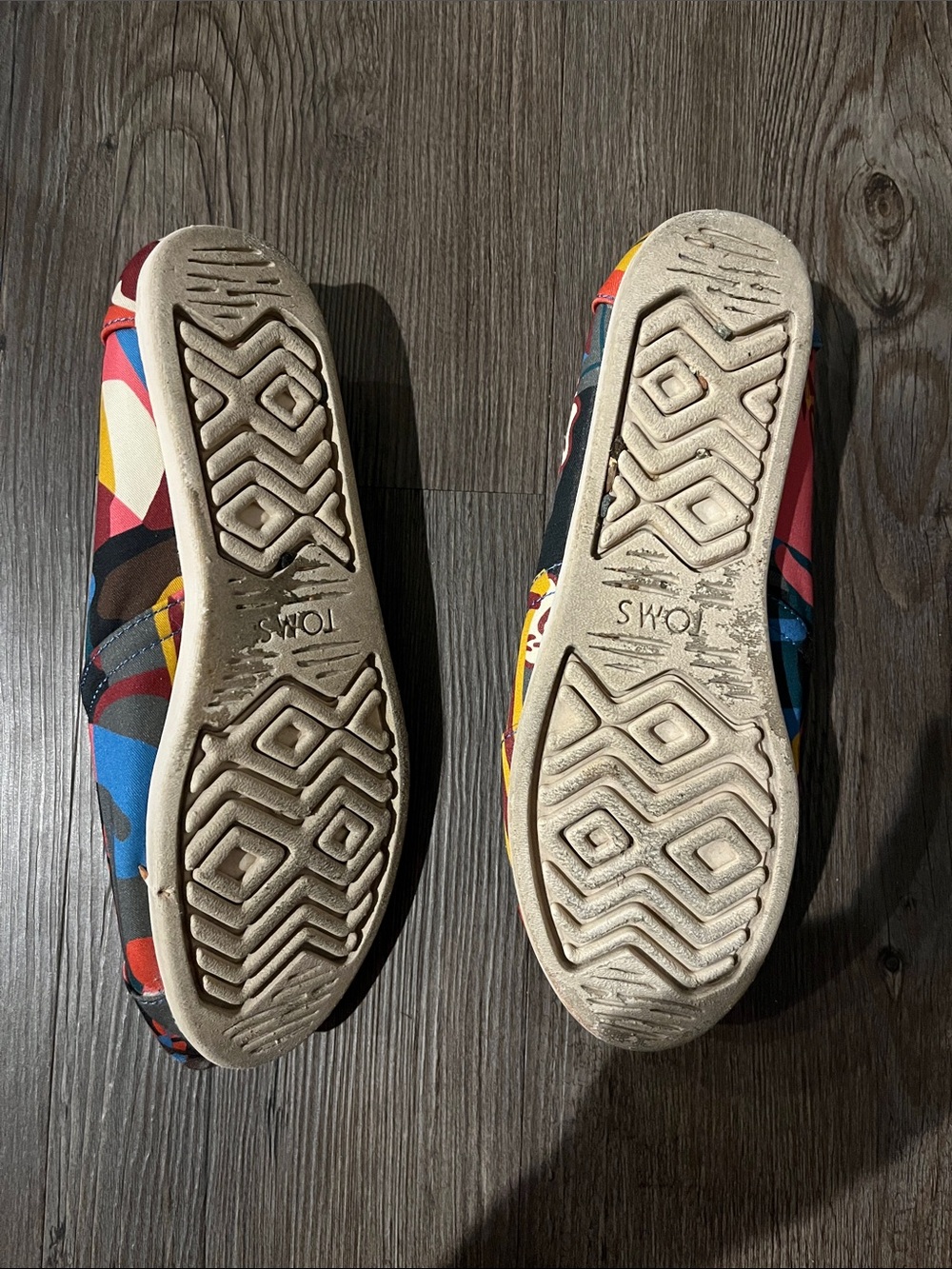 TOMS Abstract Slip-ONS - Picture 2 of 4